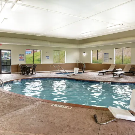 Comfort Suites Bridgeport - Clarksburg