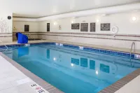Sleep Inn & Suites Lincoln University Area - Swimmingpools