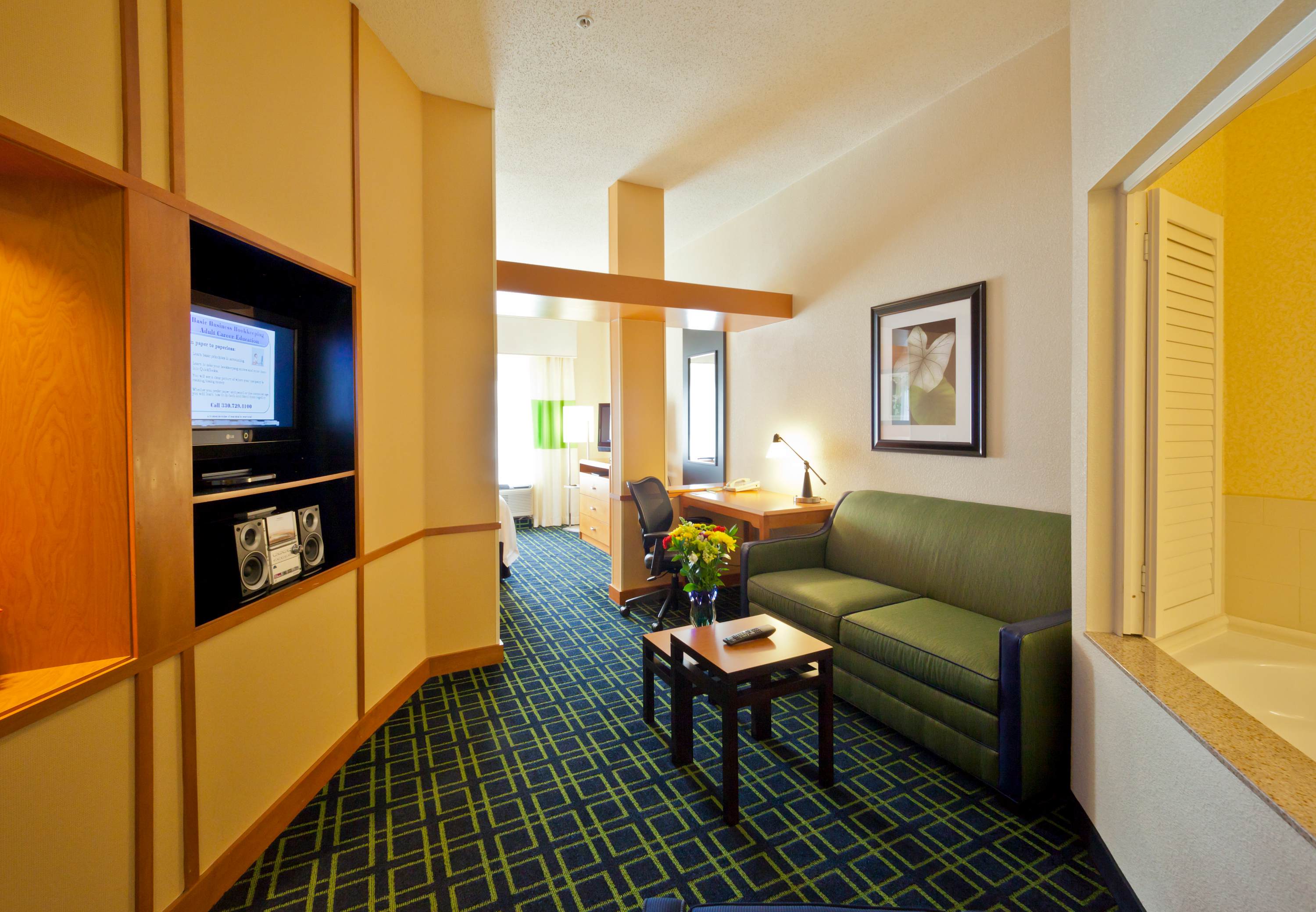 Fairfield Inn and Suites by Marriott Youngstown Austintown