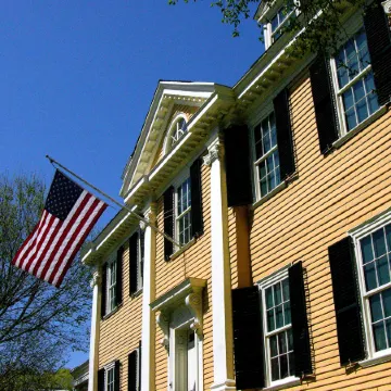 Fairfield Inn & Suites Boston Cambridge Отели рядом с достопримечательностью «Музей Конституции USS»