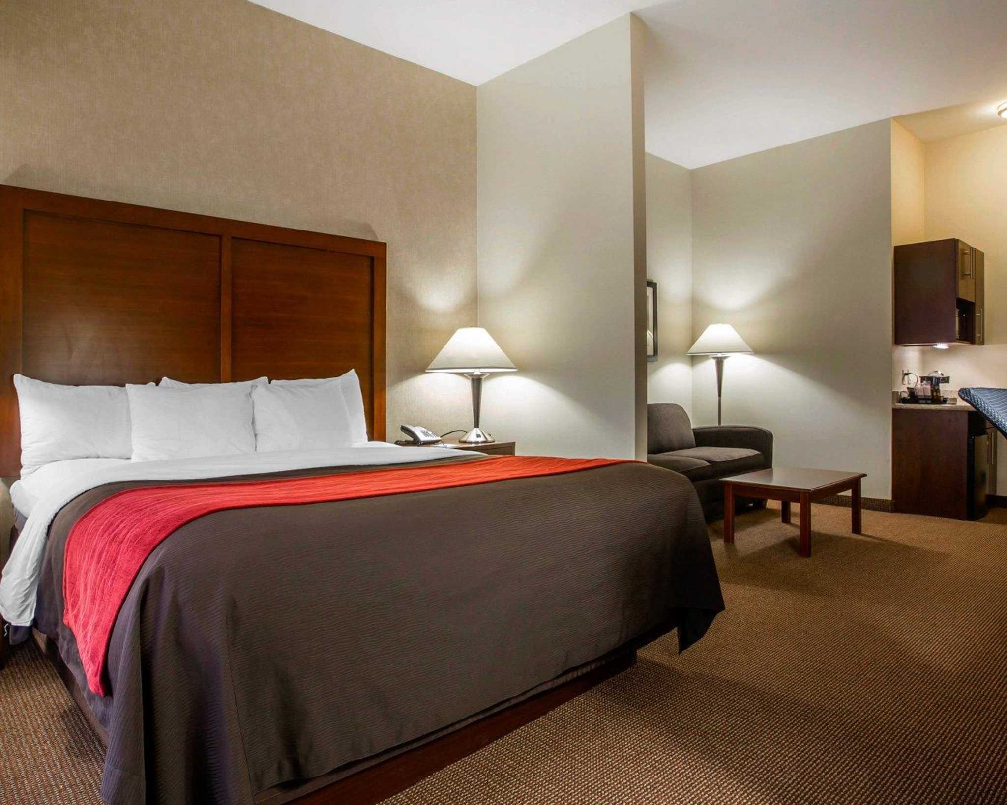 Comfort Inn & Suites Adj to Akwesasne Mohawk Casino