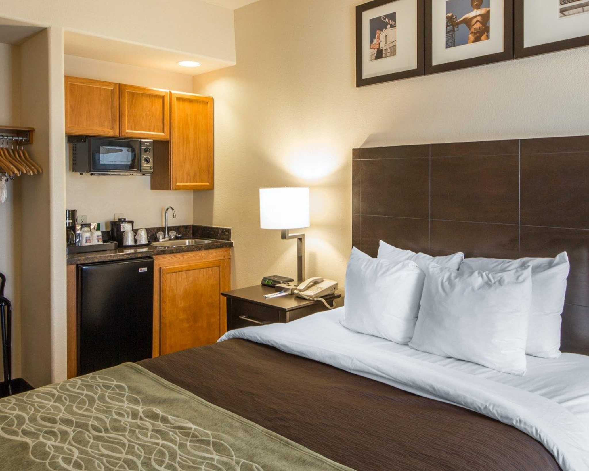 Quality Inn Tulsa-Downtown West