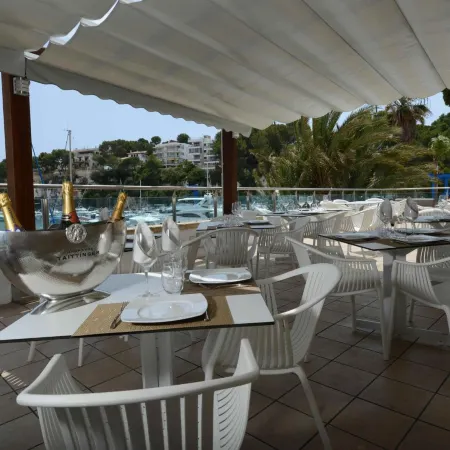 Portodrach Aparthotel & Suites