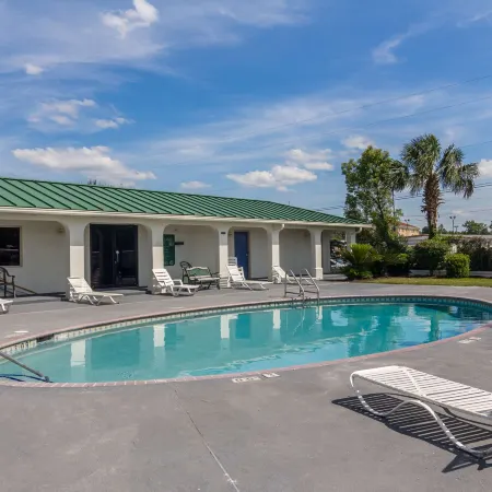 Motel 6 Waycross, GA