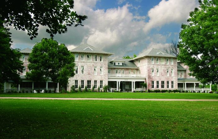 Inn at Carnall Hall