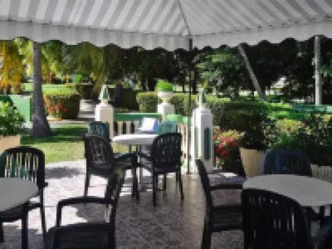 ビー ライブ エクスペリエンス トゥシュパン バラデロのホテル