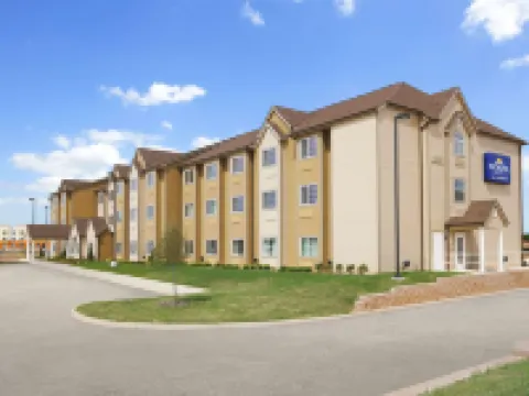 Microtel Inn & Suites by Wyndham Cotulla Hotels in Cotulla