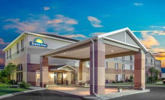 Days Inn by Wyndham Madison NE/Windsor