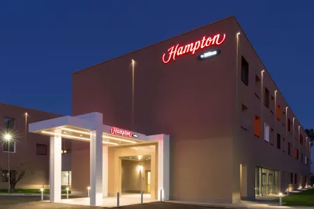 Hampton by Hilton Rome East Отели рядом с достопримечательностью «Римский университет Тор Вергата»