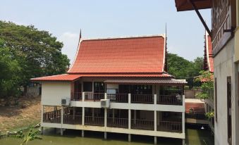 Luang Chumni Village