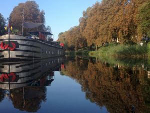 L'aparté Péniche Orphée