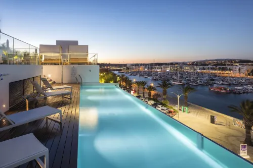 Lagos Avenida Hotel Hotels in Sao Sebastiao