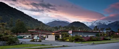 58 on Cron Motel Hotels near Andris Apse Gallery