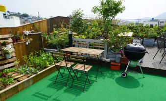Grim Garden Guesthouse - Housity