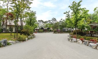 Caravan Bay Camping Resort Yongin