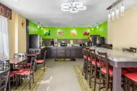 Quality Inn Grand Rapids Near Downtown Hotels in Wyoming