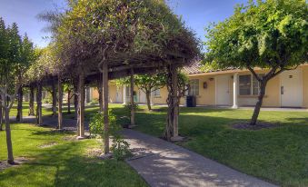University Park Inn & Suites