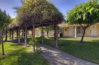 University Park Inn & Suites