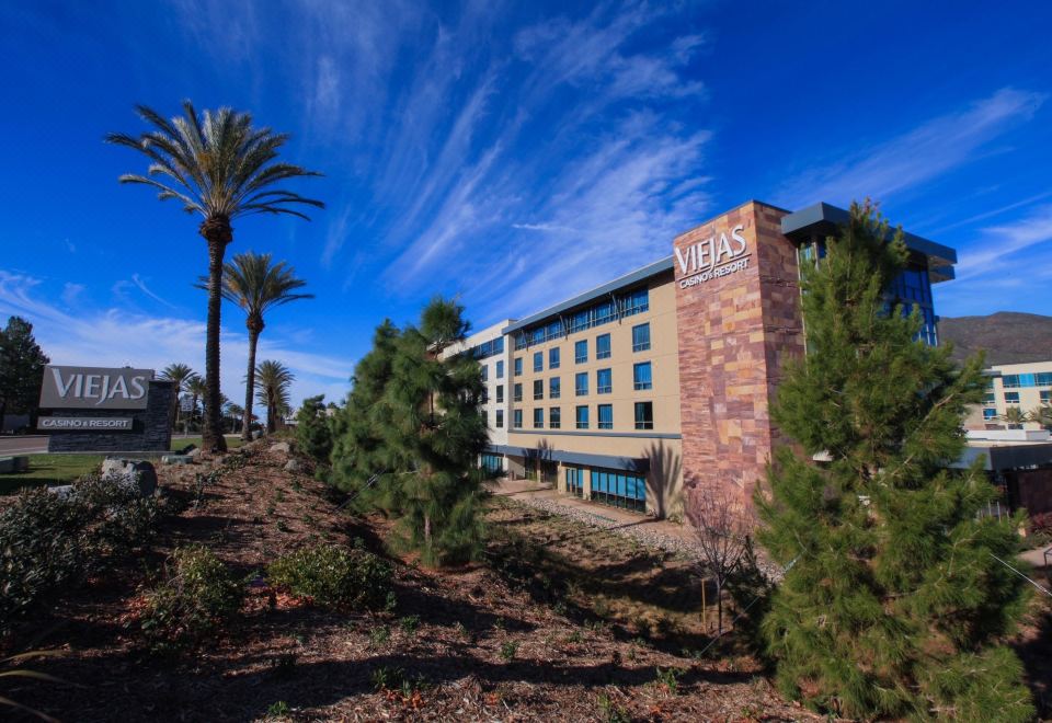 Viejas Casino & Willows Hotel