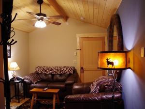 Twisp River Suites/ Paws A-While