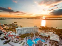 Grand Park Royal Cancun - All Inclusive Hotels near Playa Caracol