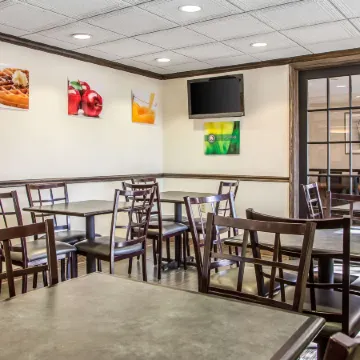 Quality Inn Elgin I-90