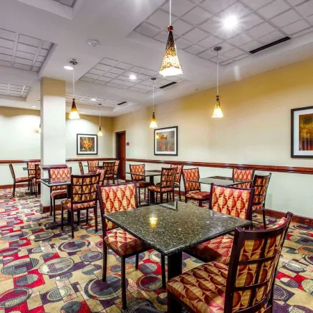 Comfort Suites