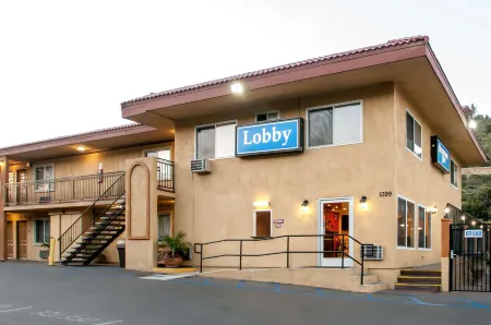 Rodeway Inn San Diego Near Sdsu Отели рядом с достопримечательностью «Департмент оф Электрикал энд Компьютер Инжиниринг»