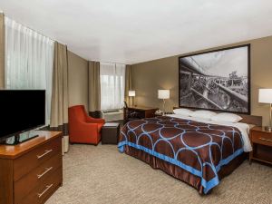 Super 8 by Wyndham Altoona