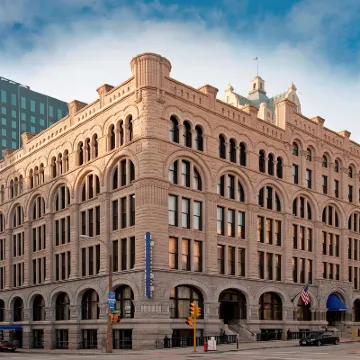 Hilton Garden Inn Milwaukee Downtown Hotels near North Point Lighthouse