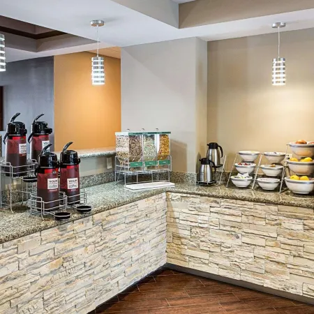 Comfort Suites Near Tanger Outlet Mall