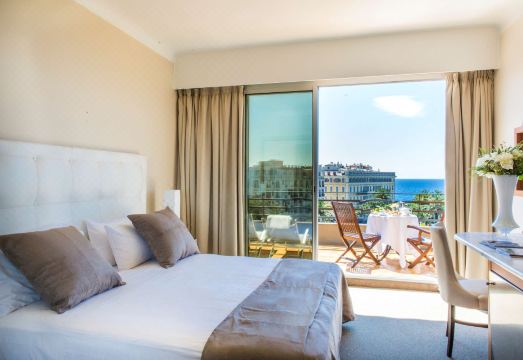 아난타라 플라자 니스 호텔