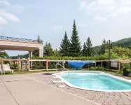 AX Hotel - Rooftop Pools