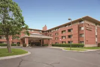 La Quinta Inn & Suites by Wyndham Minneapolis-Minnetonka - ペット同伴可