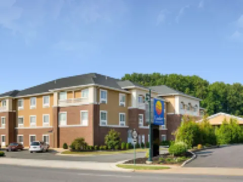 Comfort Inn & Suites Orange - Montpelier Hotels in Orange