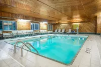 Super 8 by Wyndham Bloomington University Area
