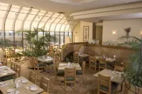 Monarch Hotel & Conference Center Hotels in Clackamas County