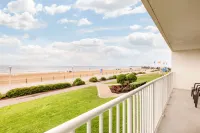 Coastal Hotel & Suites Virginia Beach - Oceanfront - Ocean View