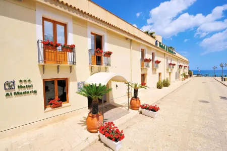 Hotel Al Madarig Отели в г. Кастелламмаре-дель-Гольфо