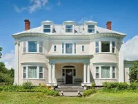 Hillholm Estate Hotels in Kingfield