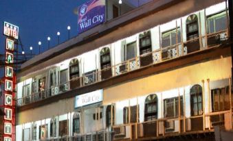Hotel Wall City
