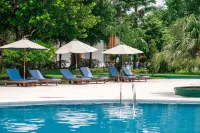 Inya Lake Hotel - Pools