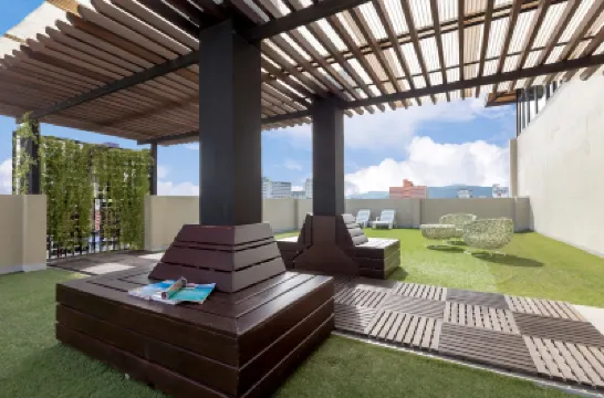 โรงแรม หลับสบายเฮ้าส์ Lub Sbuy House โฮเทล โรงแรมใกล้สิมิลัน โปร ไดฟ์