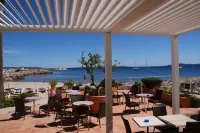 Hotel la Potiniere فنادق في هييريس