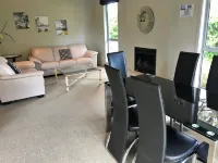 Fiordland Lakeview Motel and Apartments Hotels in Manapouri