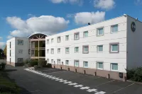 B&B HOTEL Blois Sud Vineuil Hôtels à proximité de : Auchan Hypermarché Blois Vineuil
