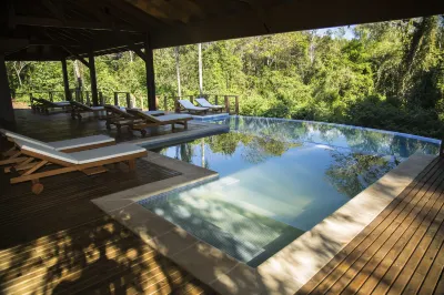 โรงแรมโมโคนาเวอร์จินโลจ โรงแรมใน