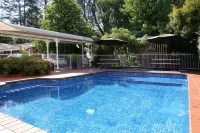 Barrass's John Bright Motor Inn Hotels in Tawonga