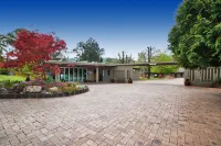 Bright Motor Inn Hotels in Tawonga