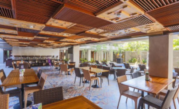 1. 나디 호텔 레기..